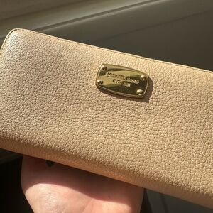 Ballet light pink Michael Kors wristlet large continental wallet lightly used